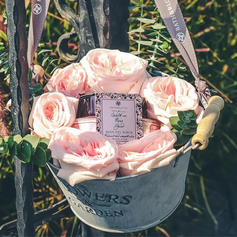 BATH&BLOOM Walk in Rose Yard Scrub 200ml