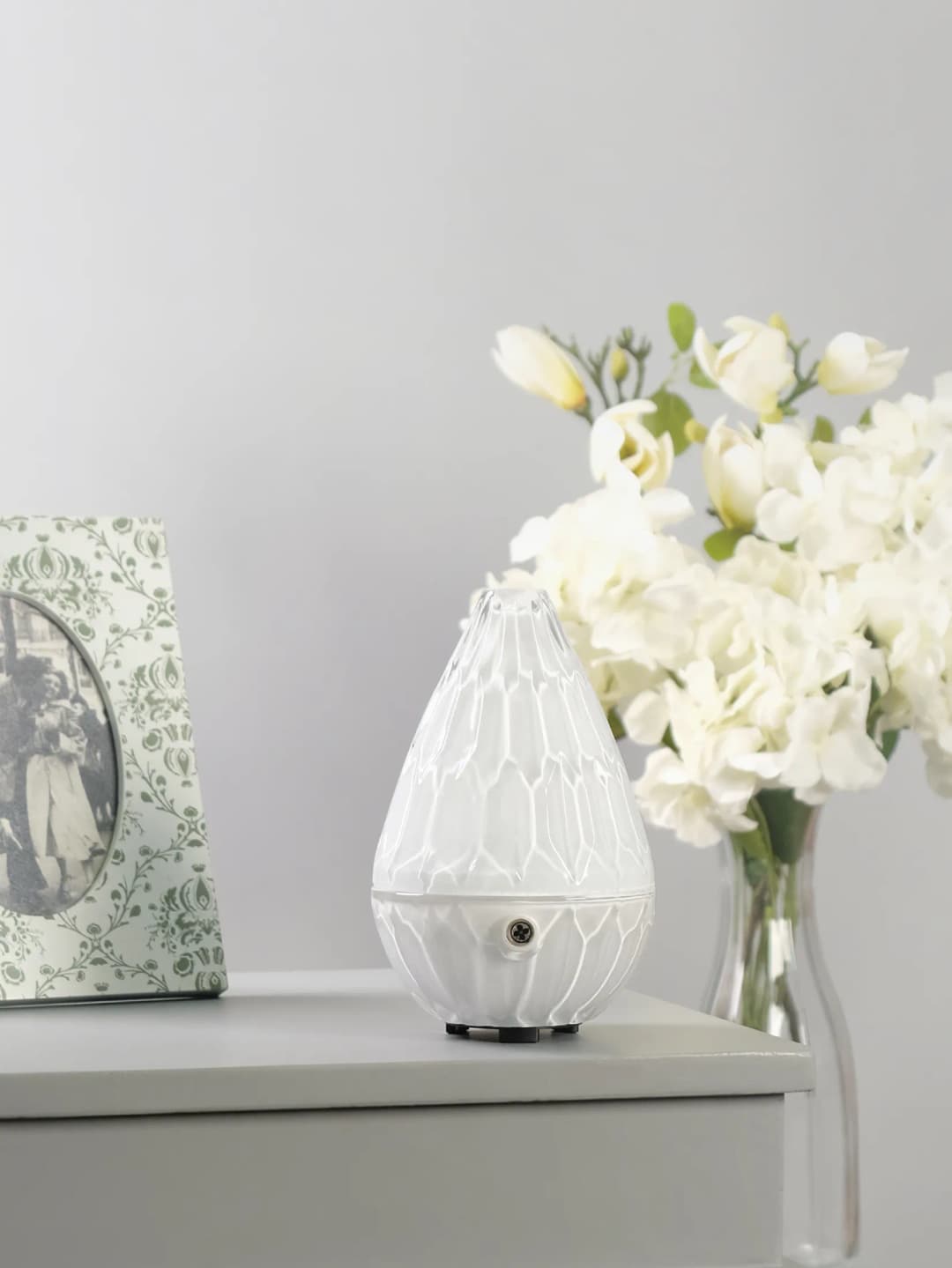BATH&BLOOM Crown Jewel Crystalline Scented Diffuser White Opal Colour
